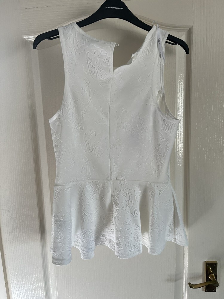 New Look White pendulum top