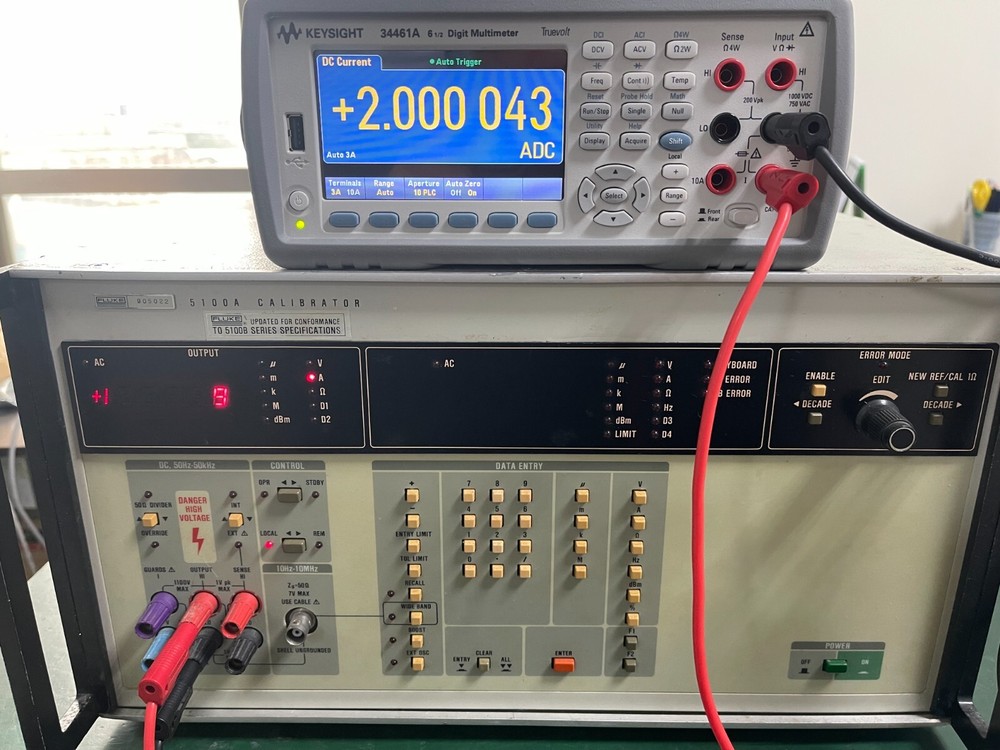 Fluke 5100A Calibrator (Front panel updated To 5100B Series Specifications)_5022