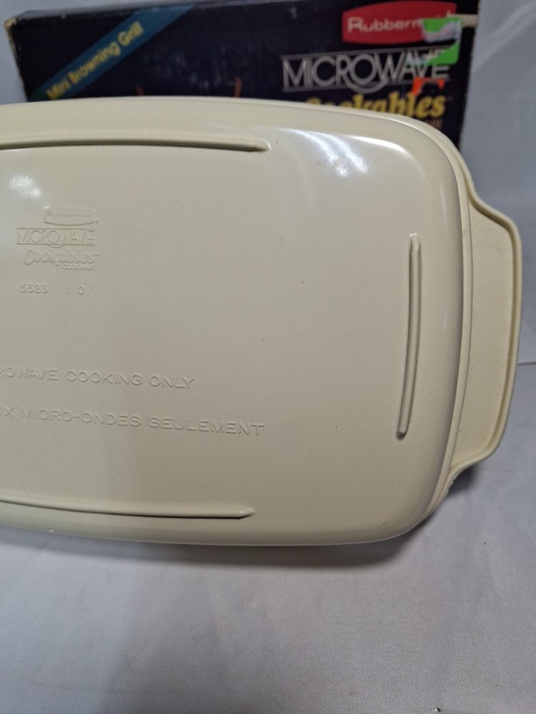 Rubbermaid Microwave Cookables Cookware Mini Browning Grill & Box & Instructions