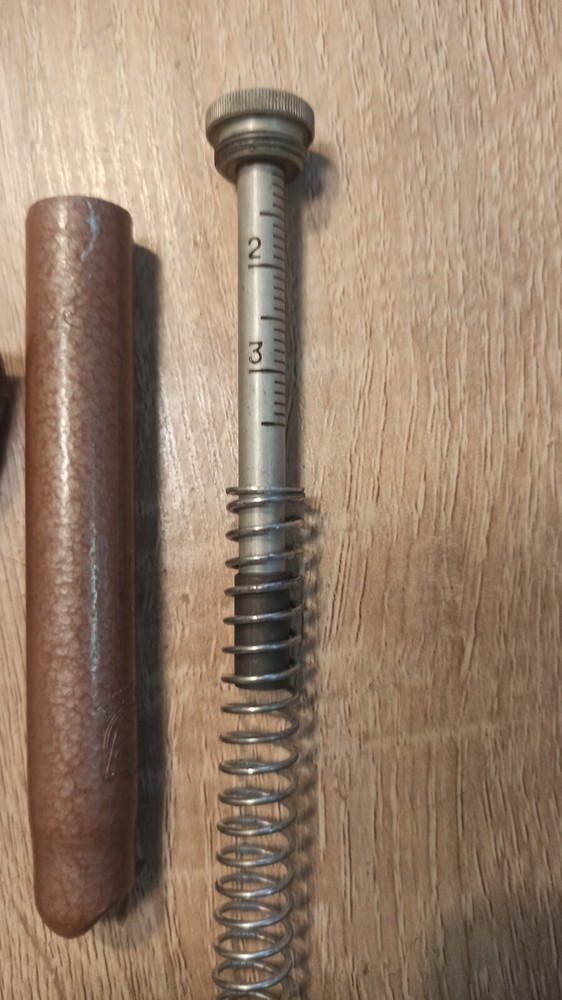 Adast. Vintage device for measuring system pressure. 1970-80