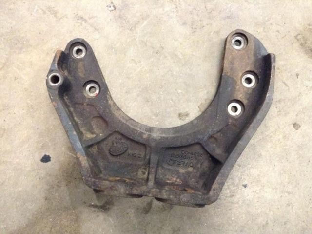 Mack E7 Engine Mount - Used | P/N 158GB553