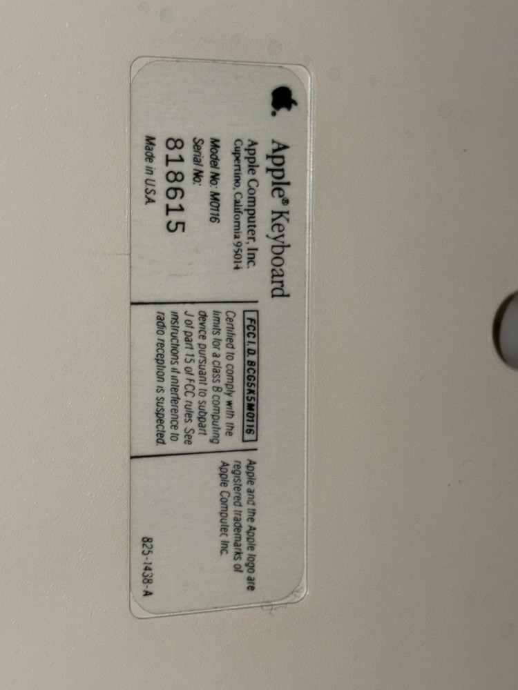 1987 Apple, Macintosh SE MODEL# M5011 computer with Keyboard and Mouse.