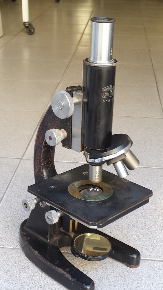 VINTAGE WINKEL-ZEISS GOTTINGEN MICROSCOPE