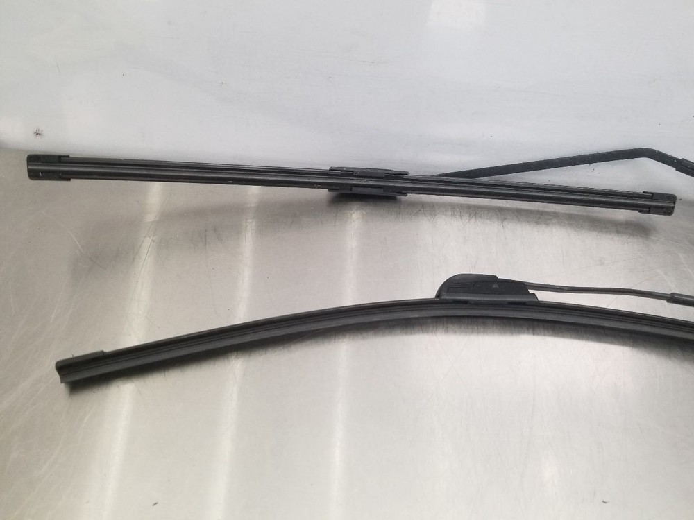 03 FORD TBIRD THUNDERBIRD WINDSHIELD WIPER ARM SET