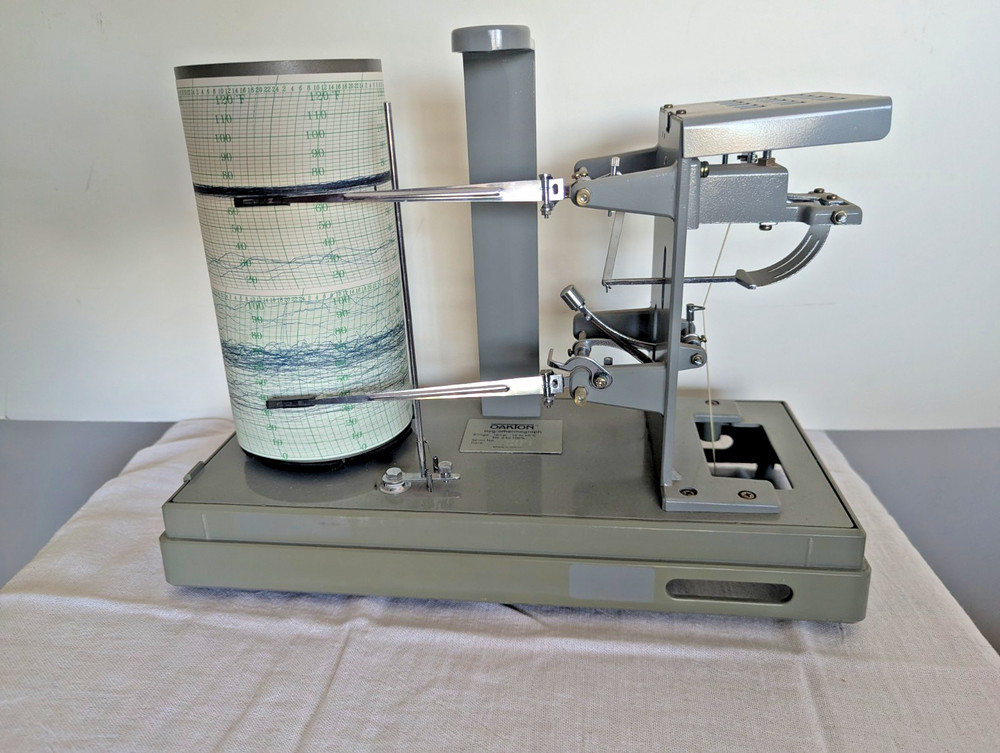 Vintage Oakton Hygrothermograph
