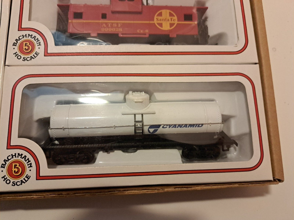 Bachmann "SILVER EXPRESS" Electric HO Train Set 83 PC