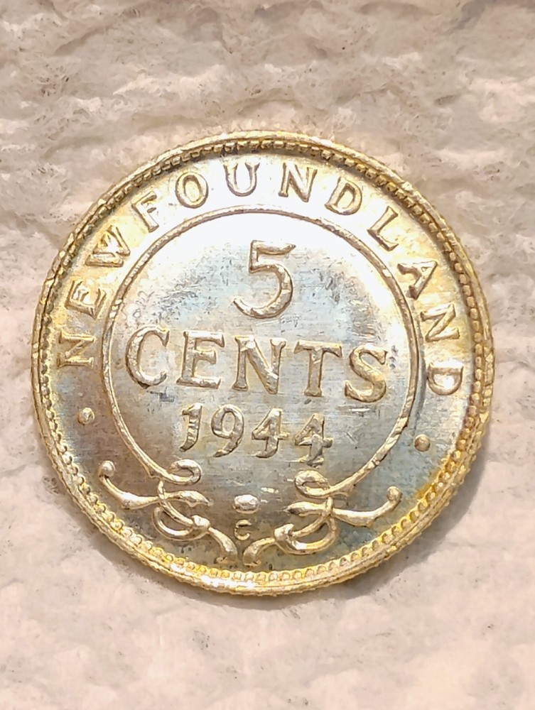 CANADA NEWFOUNDLAND ~ 1944 C ~ FIVE CENTS ~ CH BU