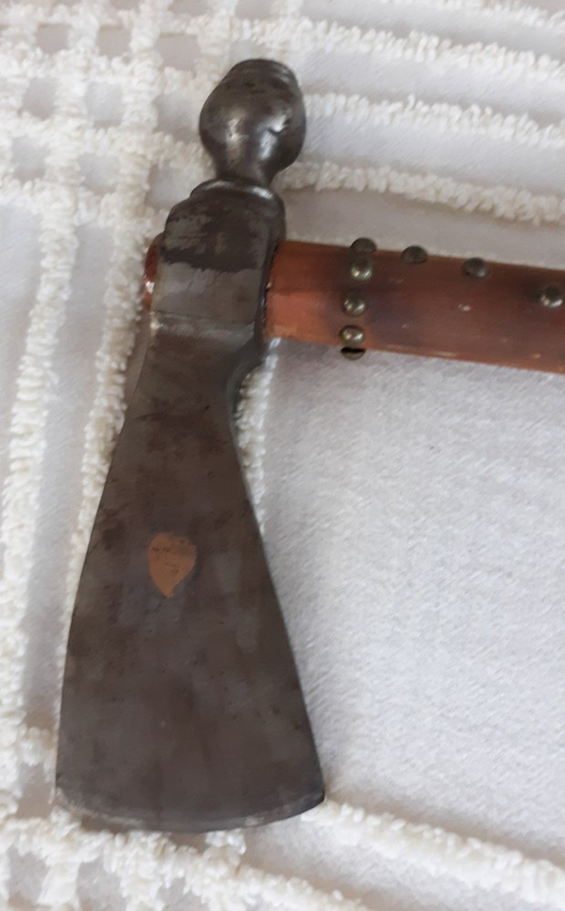 Tomahawk with Smoking Bowl - age Ax - Beads, feather & Studs - AX