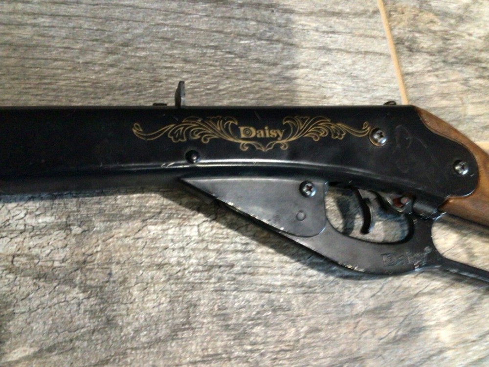 Vintage Daisy Model 105B BB Gun