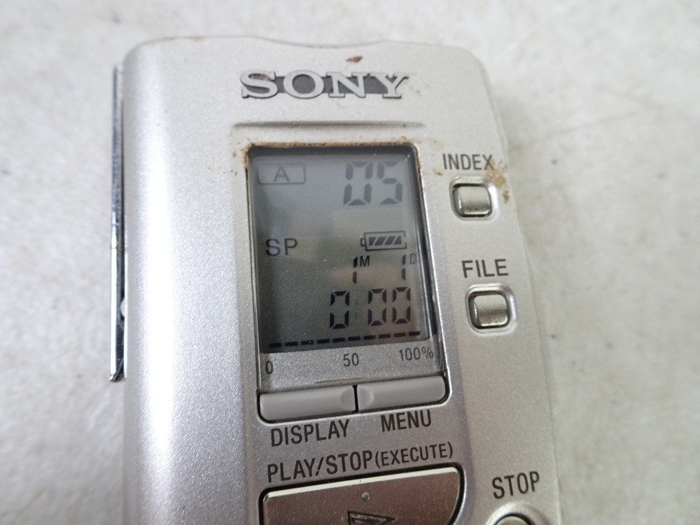 Sony ICD-R100 Handheld Digital Voice Recorder w/ Case