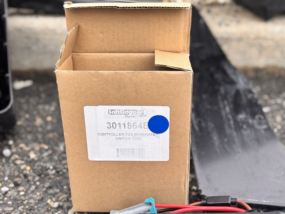 salt dogg complete spreader And Controller