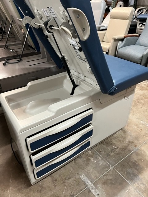 Midmark 204 Exam Tables
