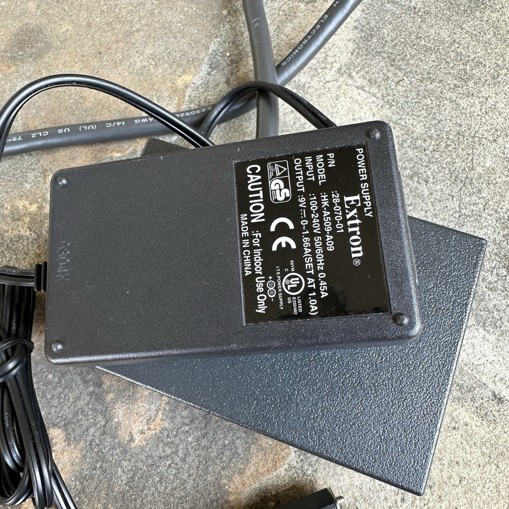 EXTRON Two Output VGA Distribution Amplifier P/2 DA2 PLUS PC to Projector