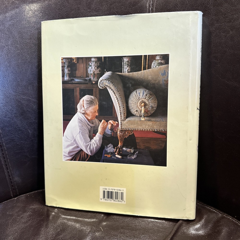 The National Trust Looking After ANTIQUES B9