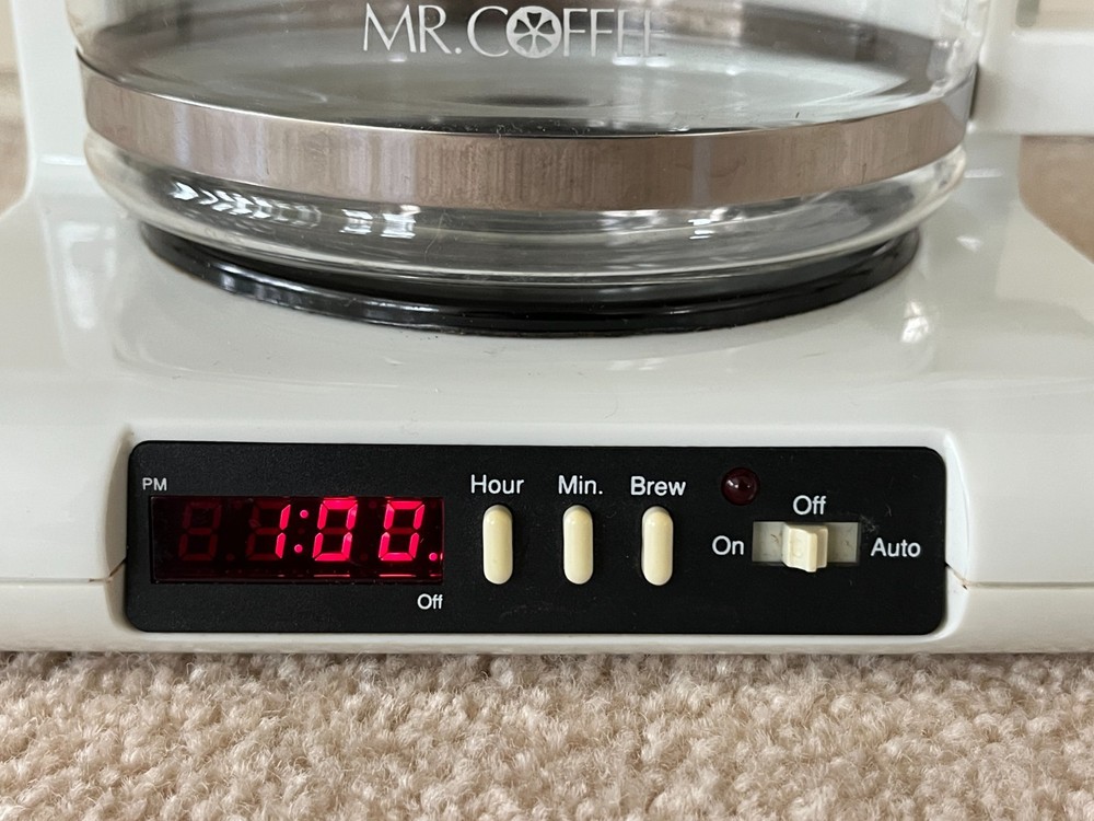 MR COFFEE AUTOMATIC DRIP MAKER 12 CUP GLASS DECANTER WHITE TESTED ADX20