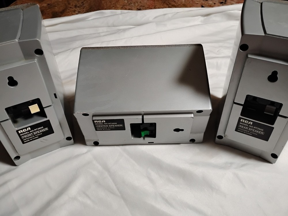 RCA Model No.RT2600 Speakers