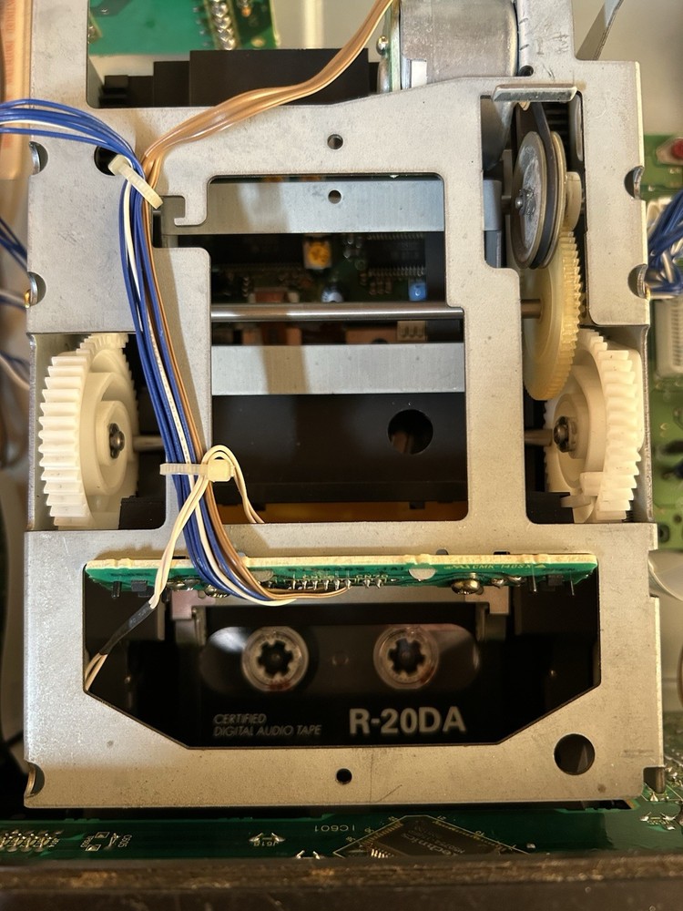 Technics SV-DA10 DAT Deck - For Parts Or Repair