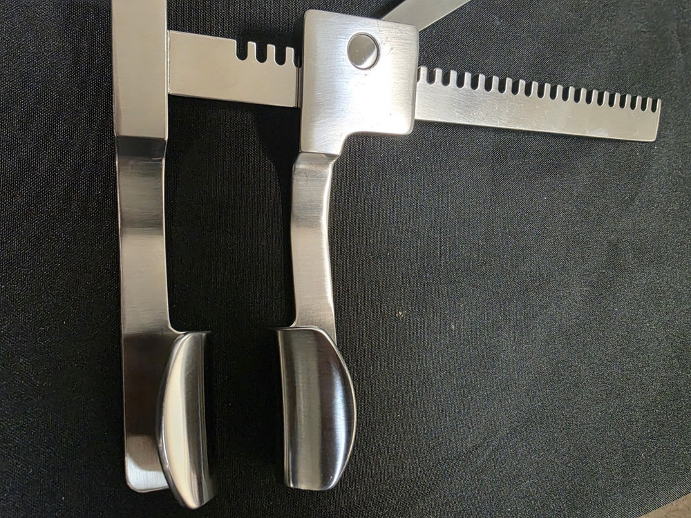 Jarit Cooley Sternal Retractor 300-260 (Refurbished)