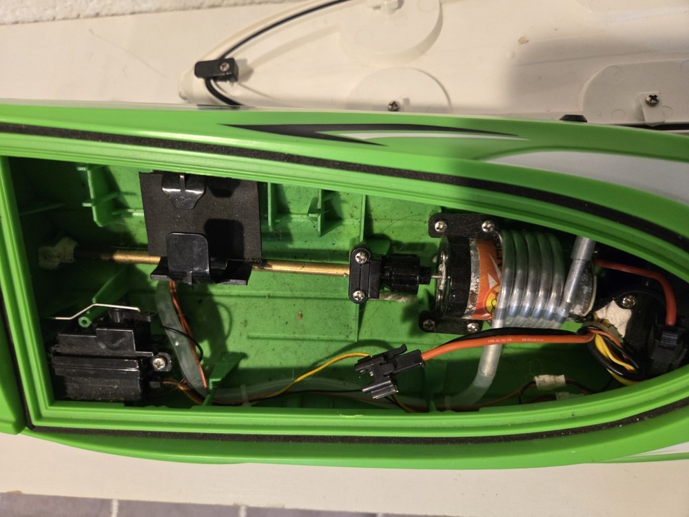 R/c Speedboat Green White 15" Untested Fair Condition
