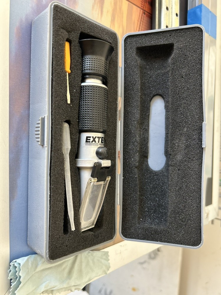 Extech Instruments RF15 Portable Refractometer With Case Untested
