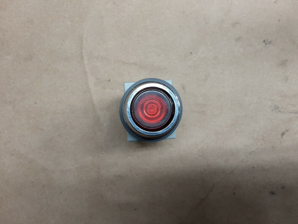 Idec ALS Push Button, Momentary, red, Illuminated #2003I50*AD
