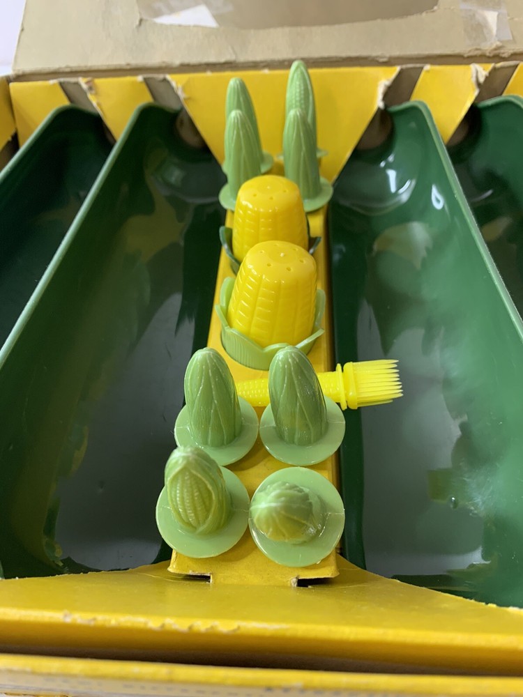 Vintage SERV-RITE CORN SERVERS COMPLETE SERVICE FOR FOUR