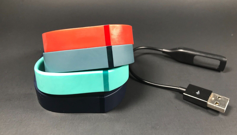 Fitbit Flex FB401 Wireless Activity Color Bands Size Small and USB Dongle