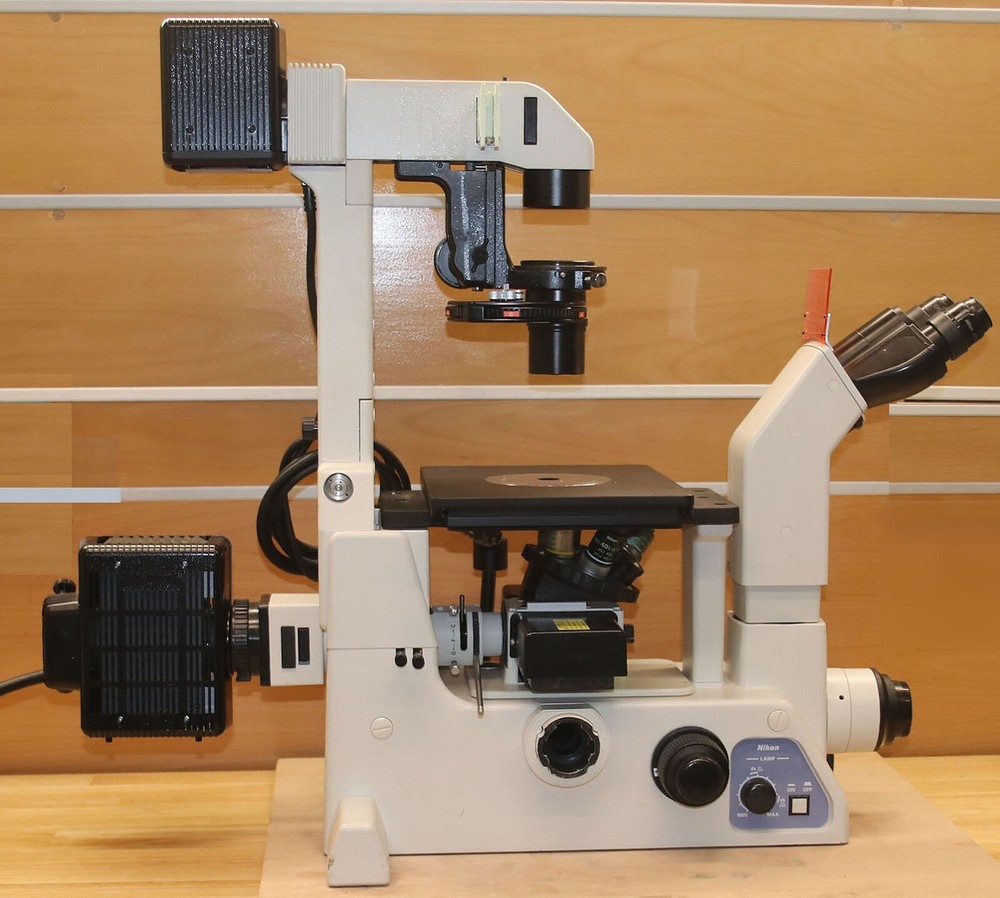 Nikon Eclipse TE300 Inverted Phase Contrast Fluorescence Microscope 5 Objectives