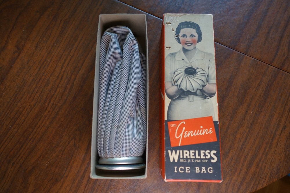 VINTAGE GENUINE WIRELESS ICE BAG W/ORIGINAL BOX 
