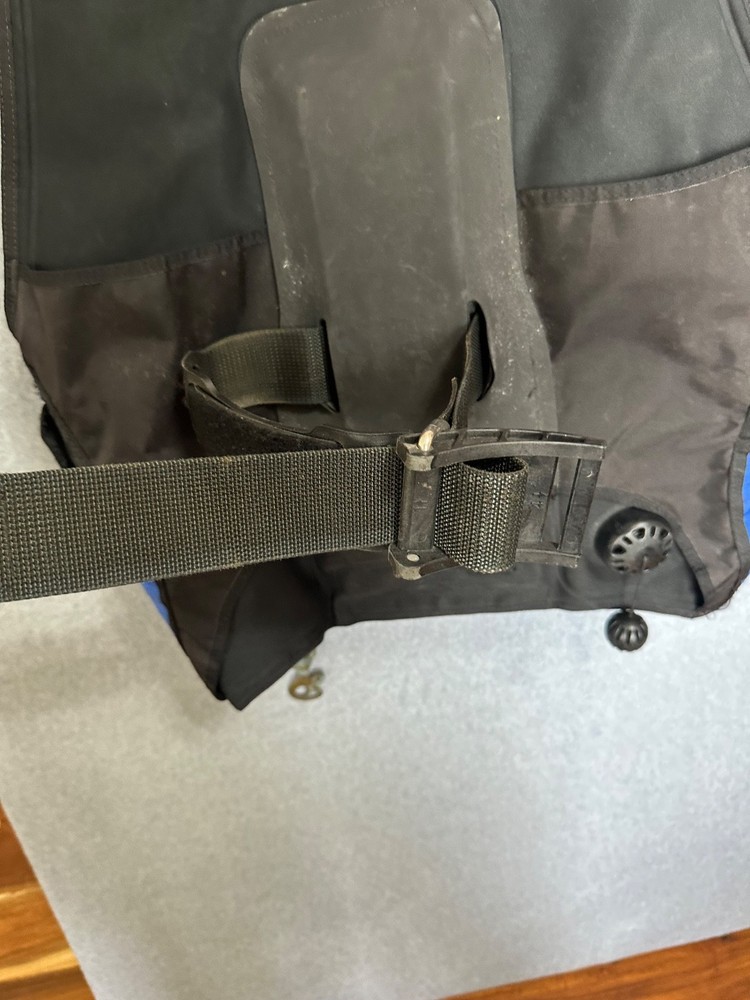 Oceanic Flex Bioflex Scuba Diving Bouyancy Compensator Device (BCD) -Some Issues