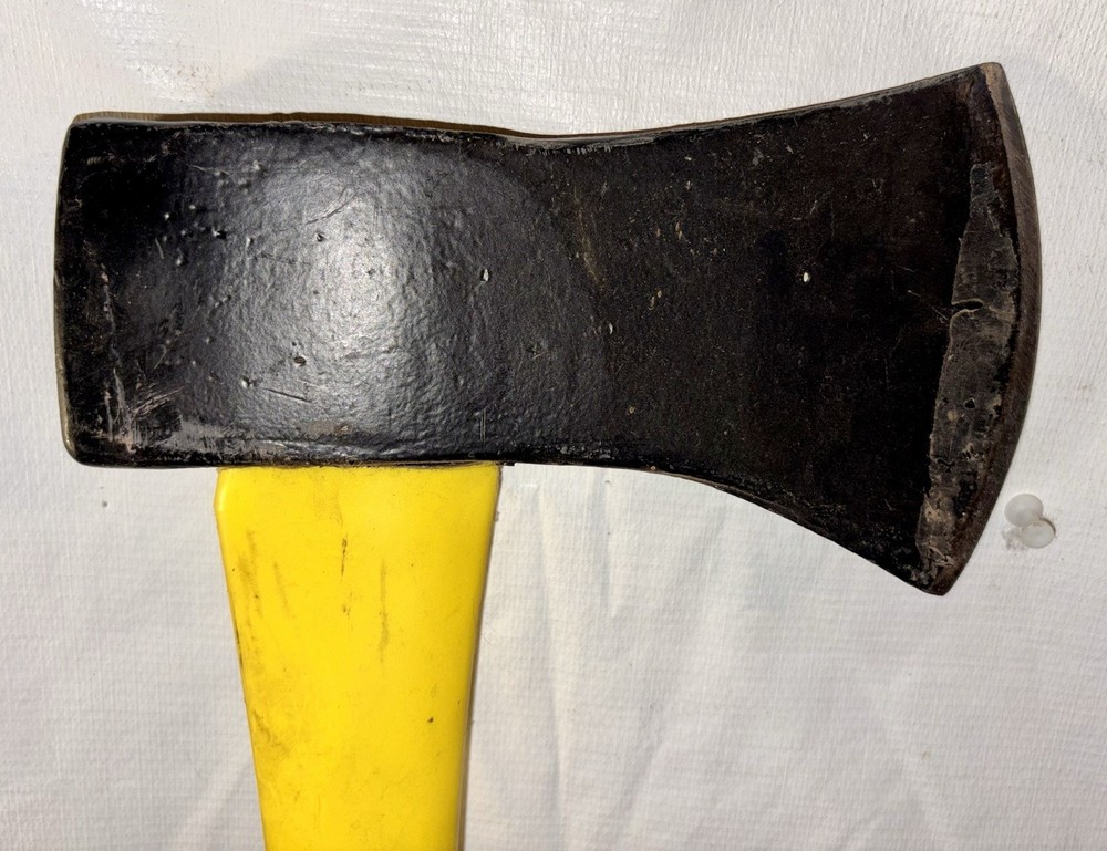 SINGLE BIT TRUPER AXE WITH FIBERGLASS HANDLE