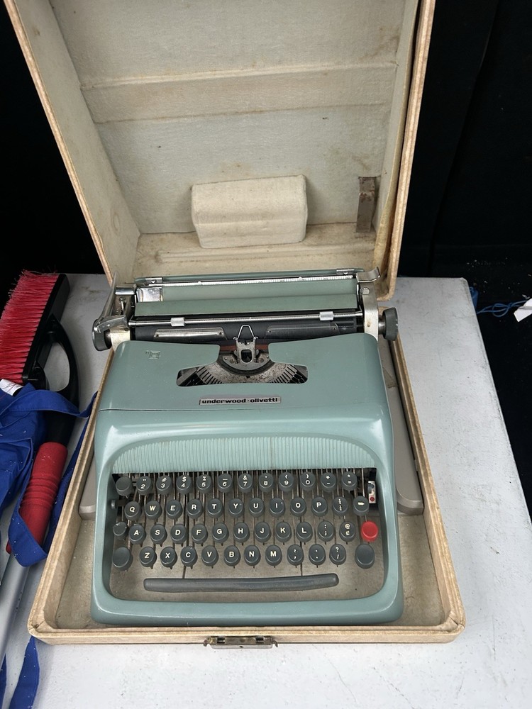 Vintage Olivetti-Underwood Olivetti Studio 44 Typewriter with Original Case