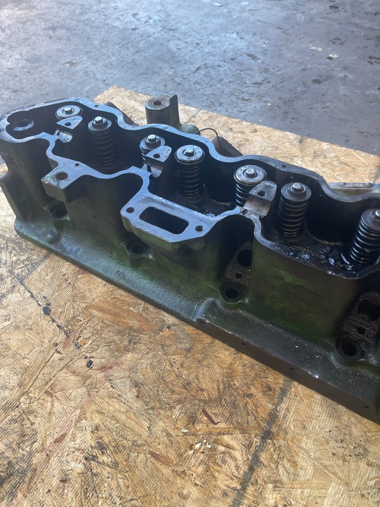 John Deere Tractor Cylinder Head R35140R