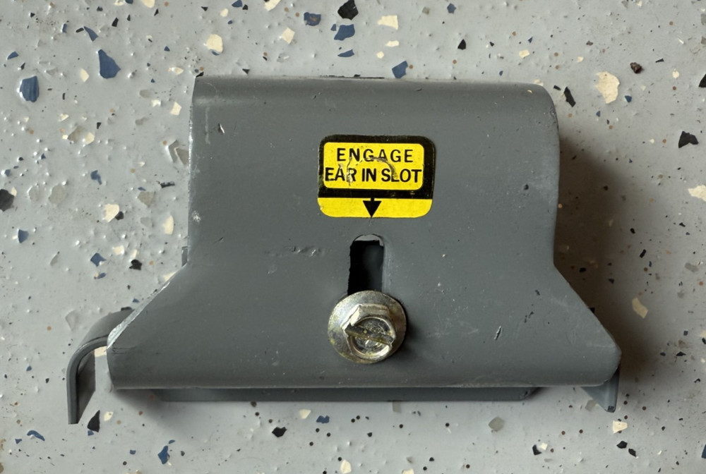 1 pcs Square D HP5F  Flatwise  Hangers