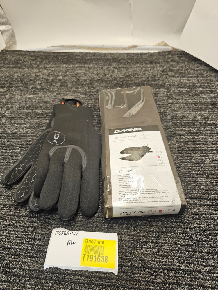 Dakine Cyclone Kiteboarding Gloves 5mm Medium Size