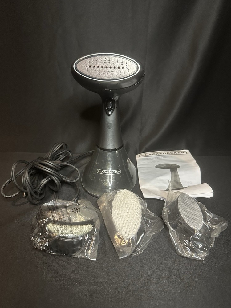 BLACK+DECKER Advanced Handheld Steamer & Press Plate 2-in-1 Iron Steamer