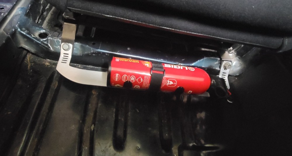 18 inch Universal under seat fire extinguisher mount.