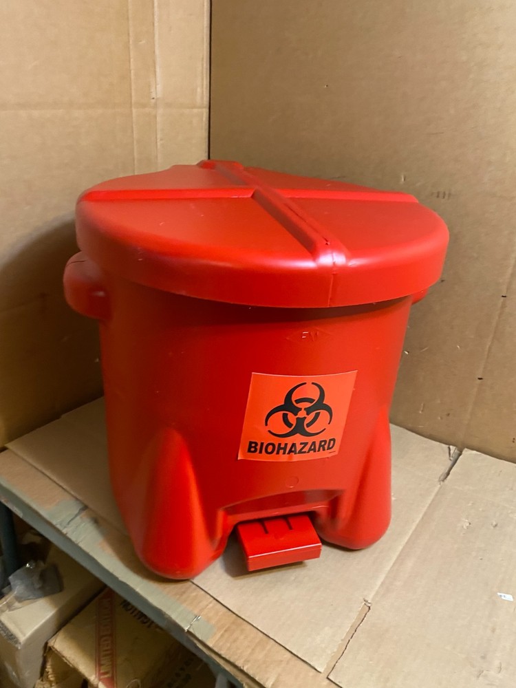 EAGLE 945BIO Biohazard Step On Poly Waste Container 10 Gallon