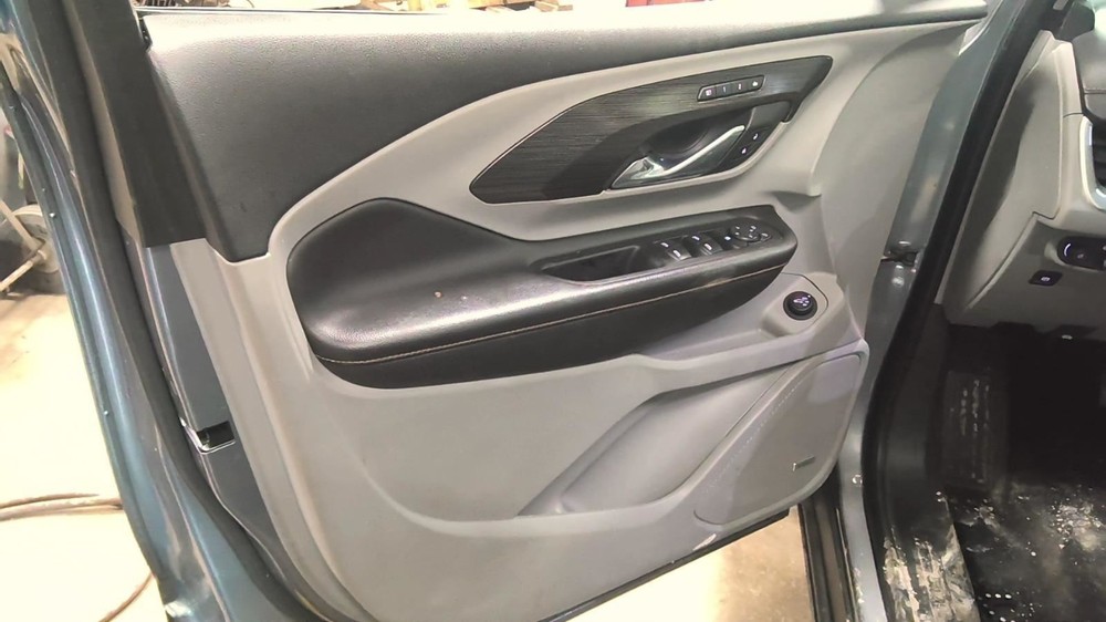 TERRAIN 2018 Air Shutter 743756