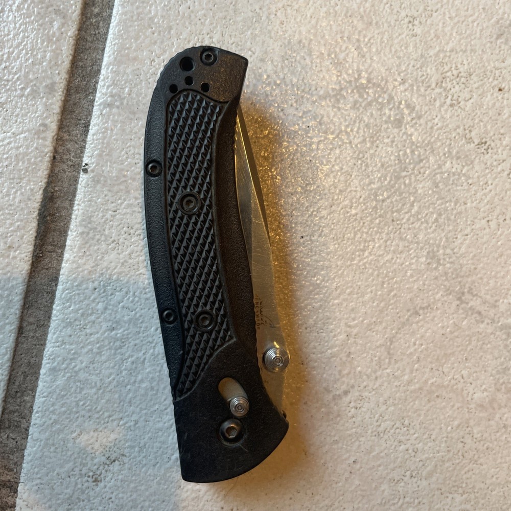 Benchmade Pocket Knife - Broken Clip