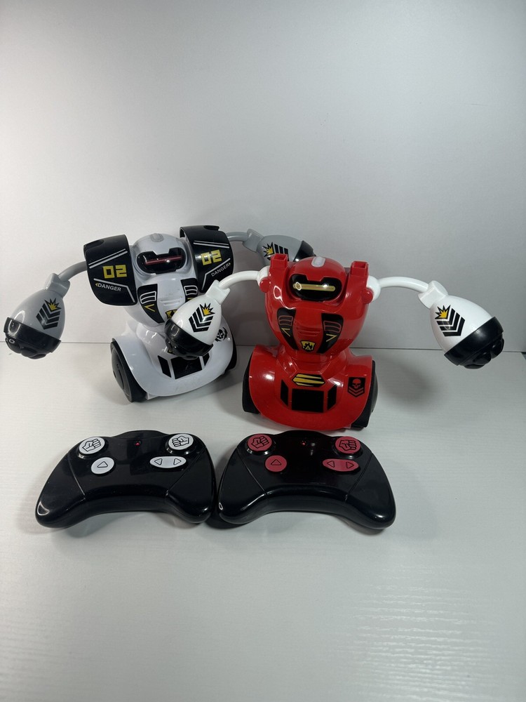 Sharper Image Remote Control Robot Set Multiplayer RC Red And White Tested