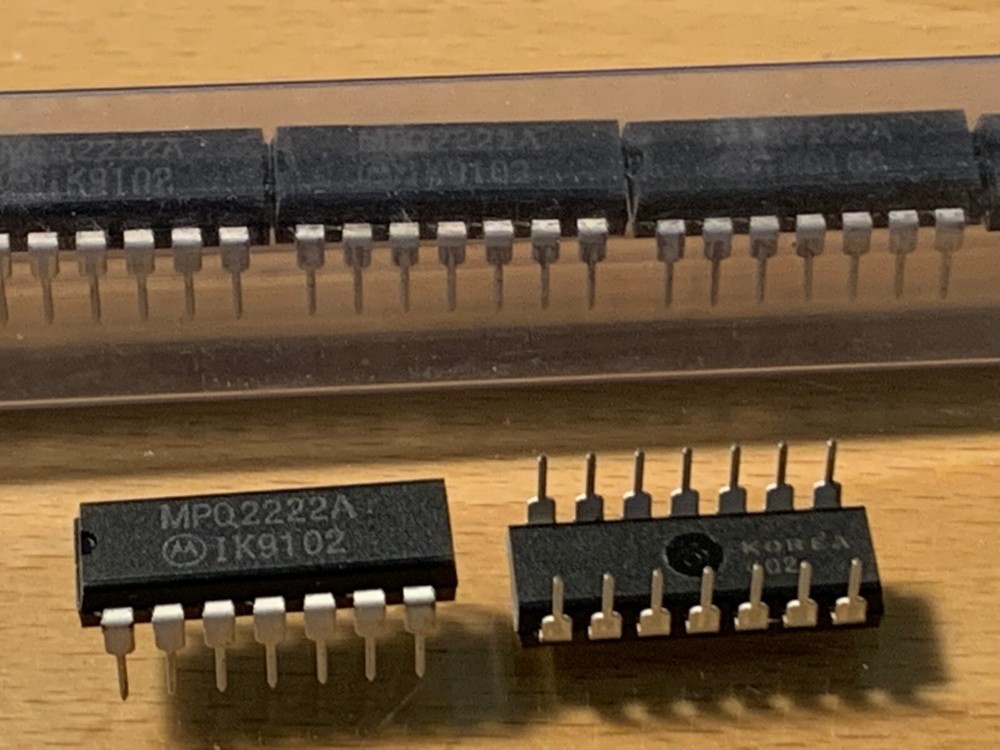 MPQ2222A - MOTOROLA IC - QUAD TRANSISTORS, DIP-14.