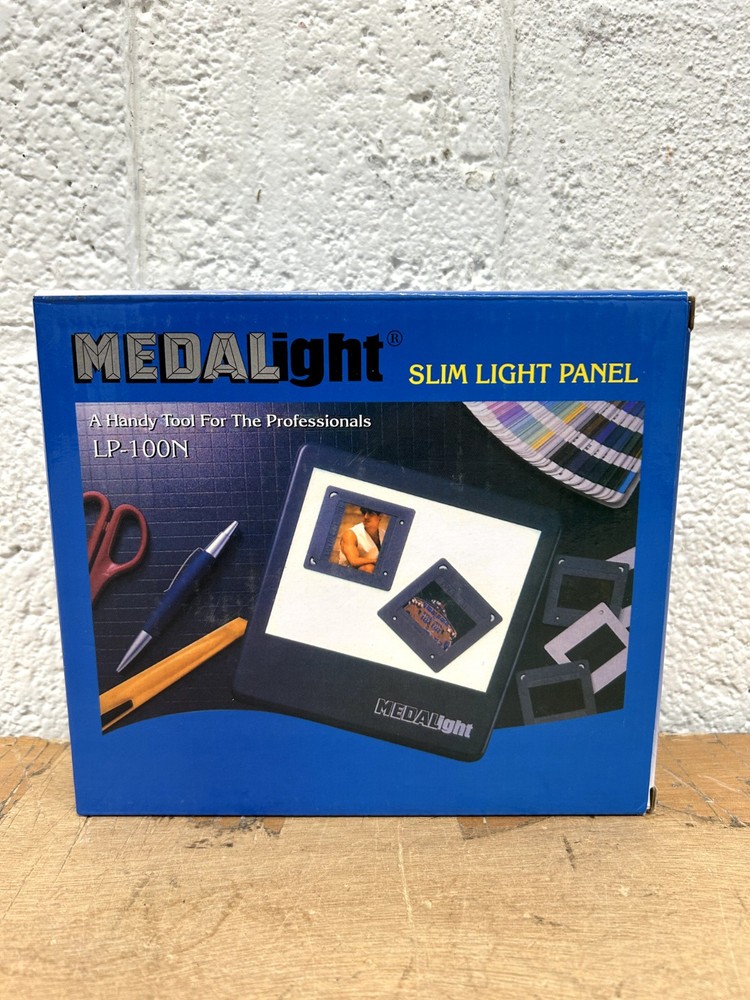 Medalight LP-100N Ultra-Thin LED Light Panel Negative and Slide Viewer