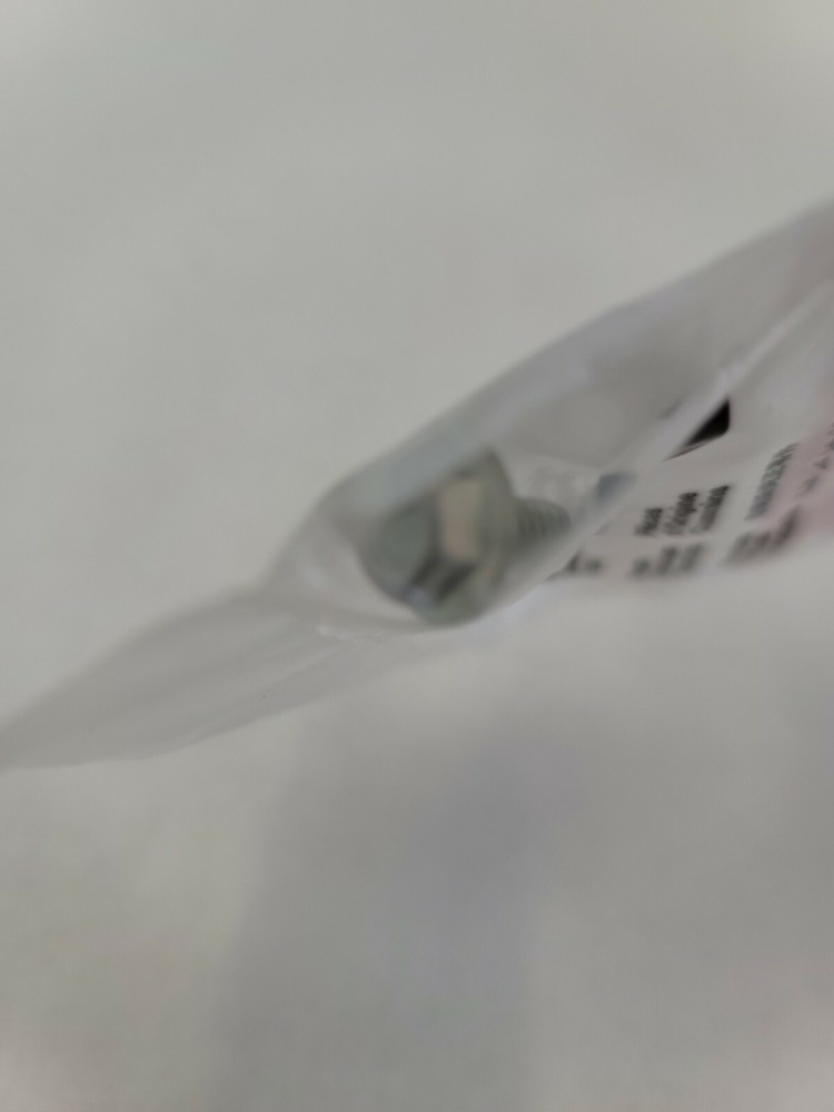 0185 2572 Cummins Flange Bolt