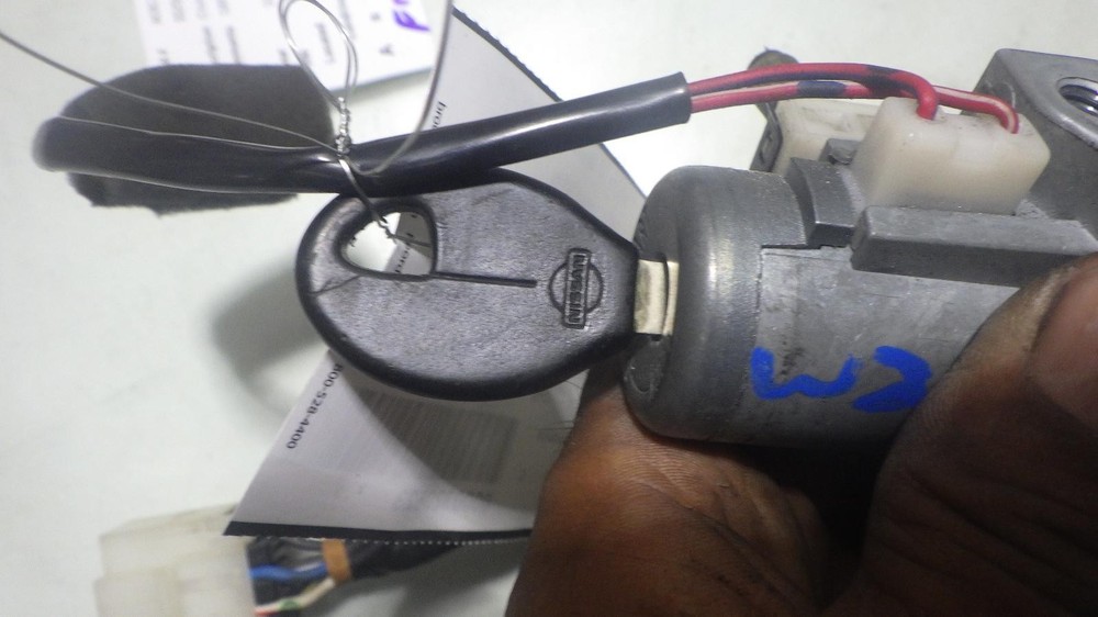 95 NISSAN PATHFINDER Ignition W/Key