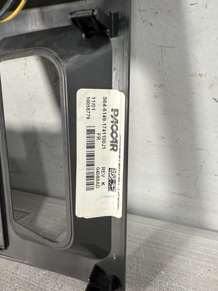2020 Peterbilt 579 Dash Switch Panel S64-6149-1741100J1 *2206*