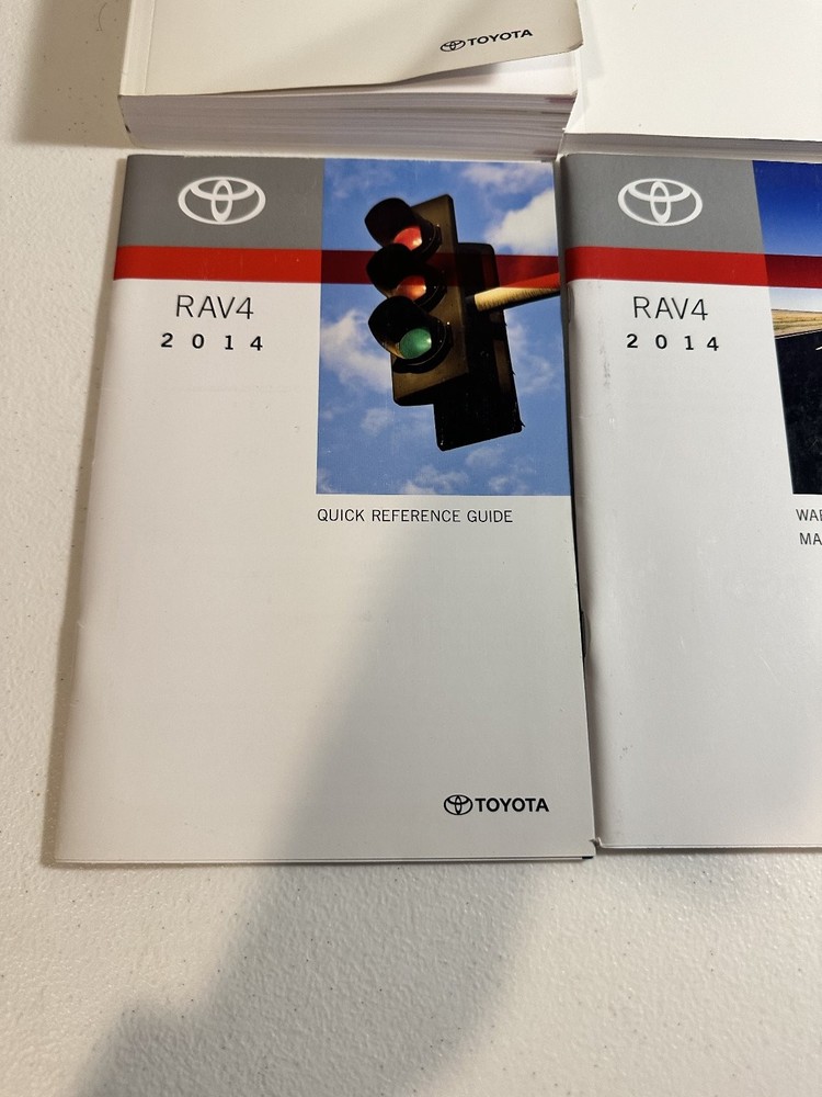 2014 Toyota RAV4 Owner's Manual Set