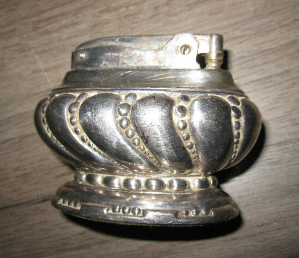 Vintage Ronson "Crown" silver plated Art Deco style table lighter