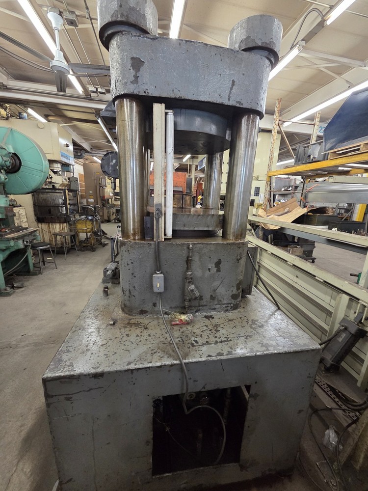 Hydraulic press 1000 Ton