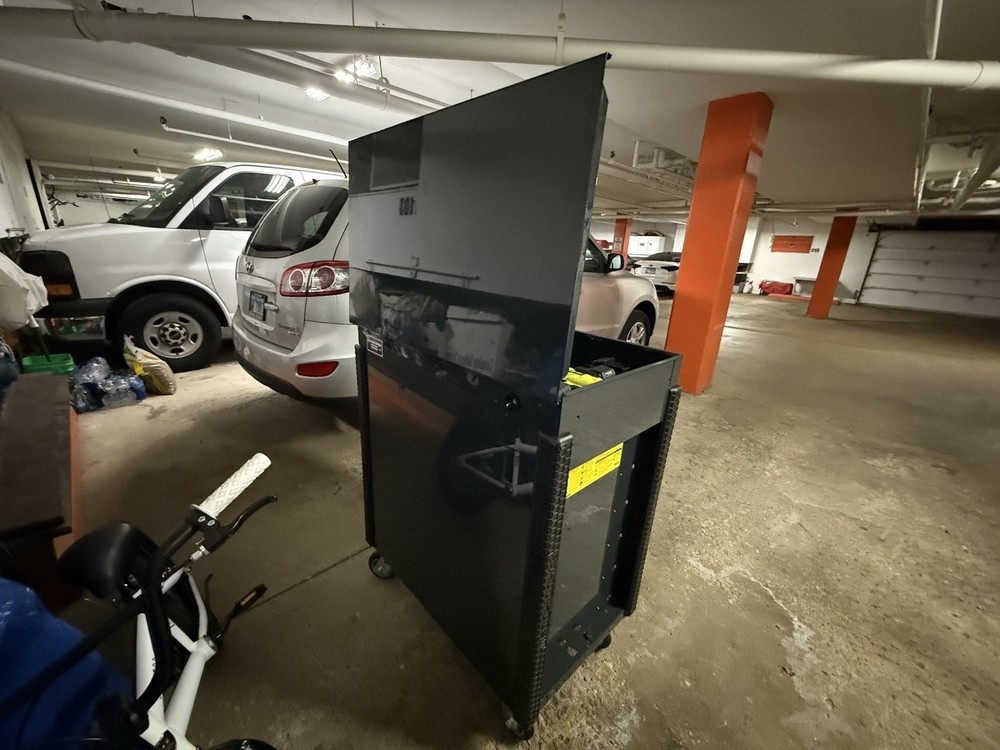 Standup Matco Toolbox